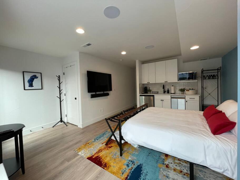 Private, Cozy, Suite By Mile High Stadium And Downtown Denver! Exterior photo